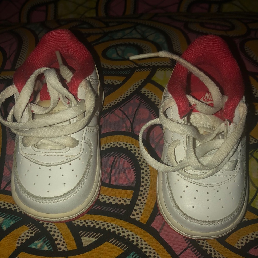 Comfy baby sneaker